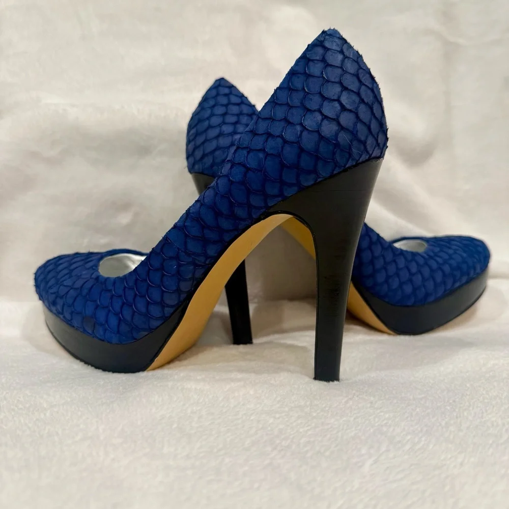 Calvin Klein Kendall Cobalt Blue Fish Skin Platform Pumps Size 6